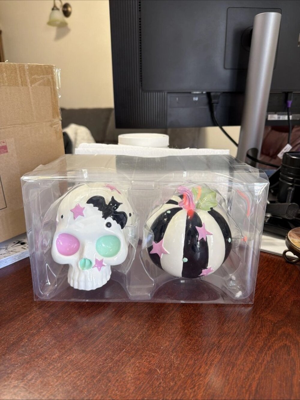 Ghoulish Company Summerween Skull and Pumpkin Star Fashion Halloween Decor Viral